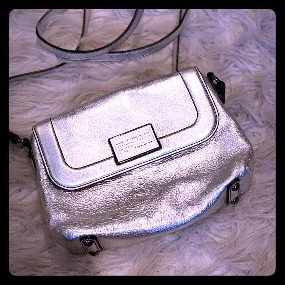 **New pic for size!!*Marc Jacobs crossbody